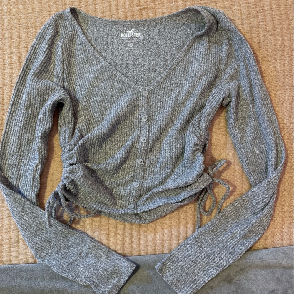 Hollister Médium Ribbed Gray & White Baby Tee Long Sleeves